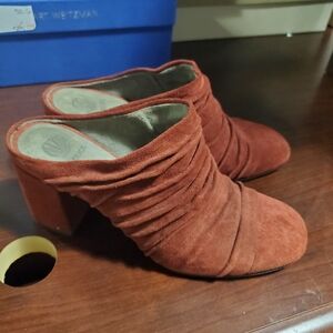 Sz 36 NIB $385 Collico mules